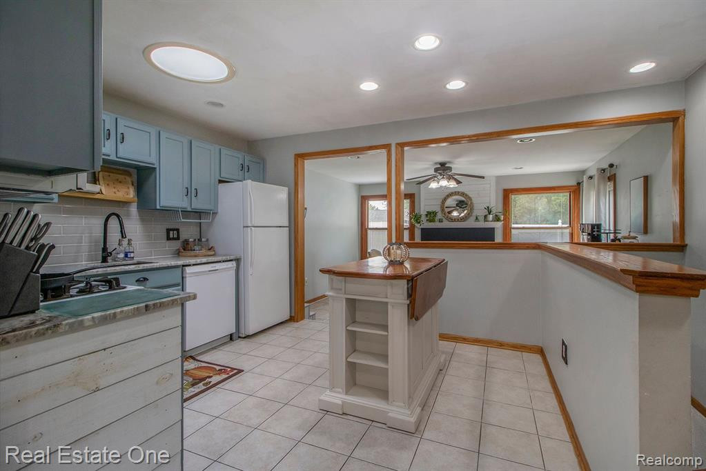 41409 AYRSHIRE Drive, Canton, MI 48188 — Photo 11