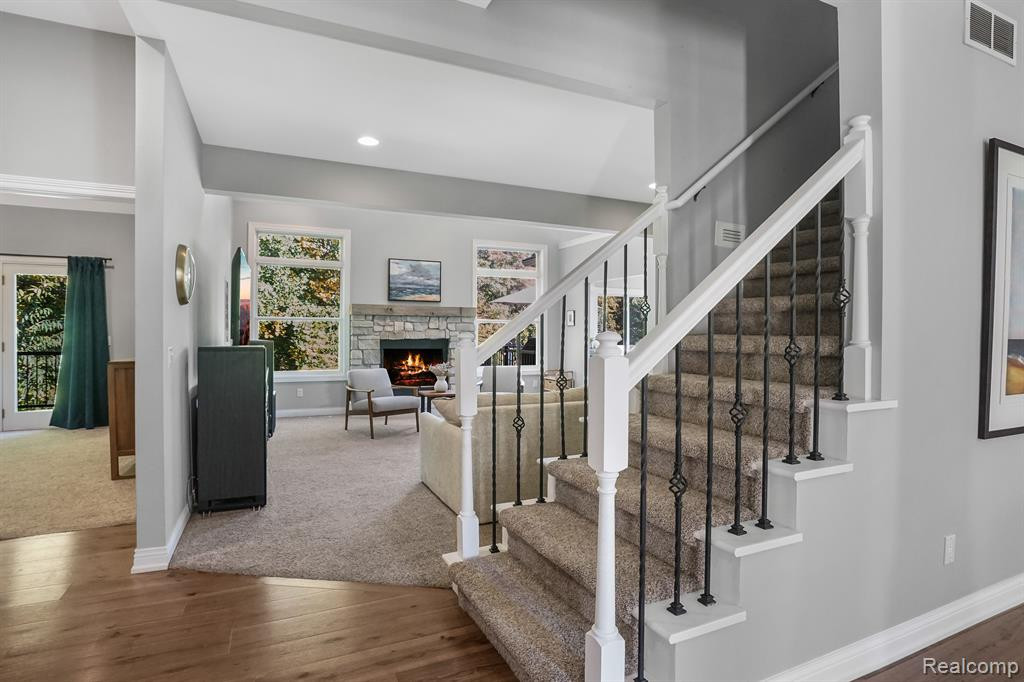 785 W CASTLEBURY Circle, Saline, MI 48176 — Photo 10