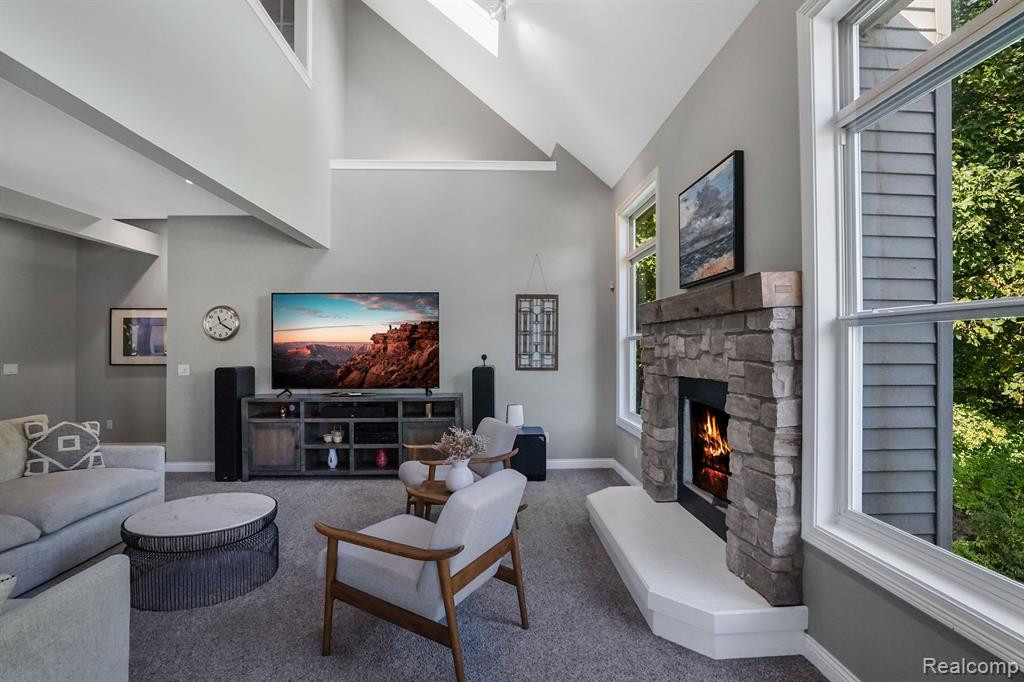 785 W CASTLEBURY Circle, Saline, MI 48176 — Photo 16