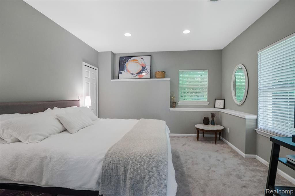 785 W CASTLEBURY Circle, Saline, MI 48176 — Photo 36