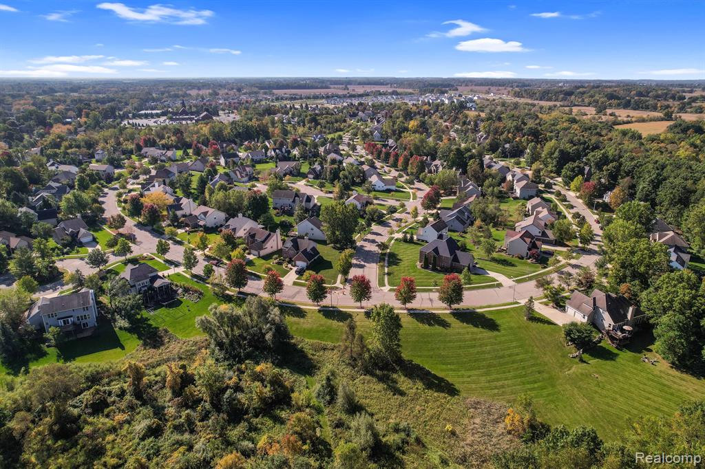 785 W CASTLEBURY Circle, Saline, MI 48176 — Photo 43