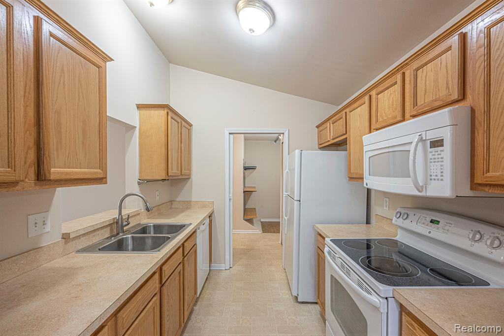 4131 CORNERSTONE Drive, Canton, MI 48188 — Photo 10