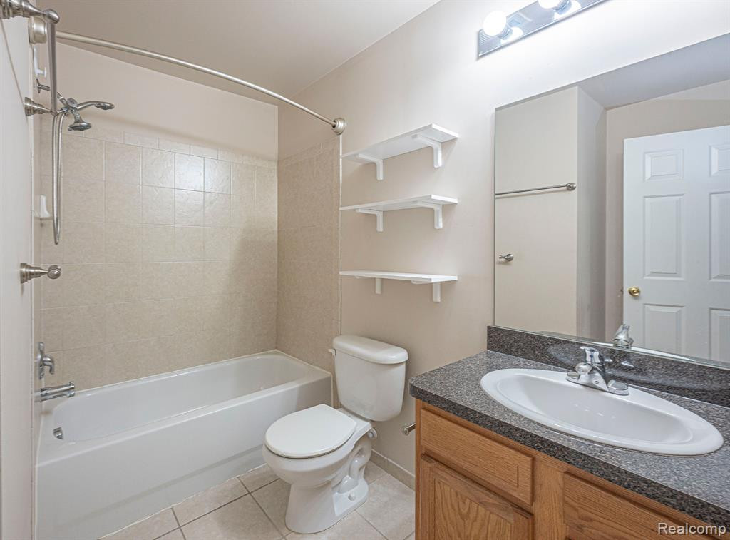4131 CORNERSTONE Drive, Canton, MI 48188 — Photo 22