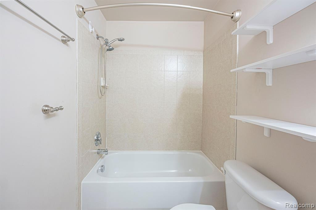 4131 CORNERSTONE Drive, Canton, MI 48188 — Photo 23