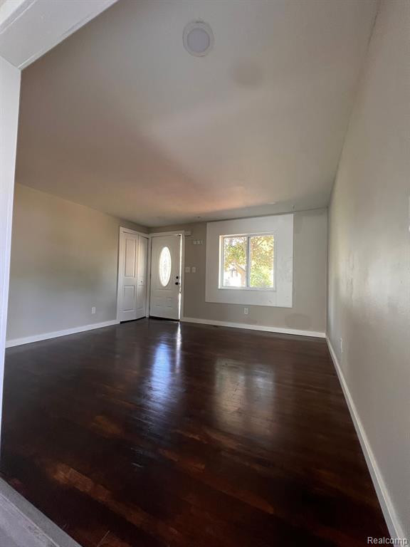 8 BURLINGAME Court, Ann Arbor, MI 48108 — Photo 2