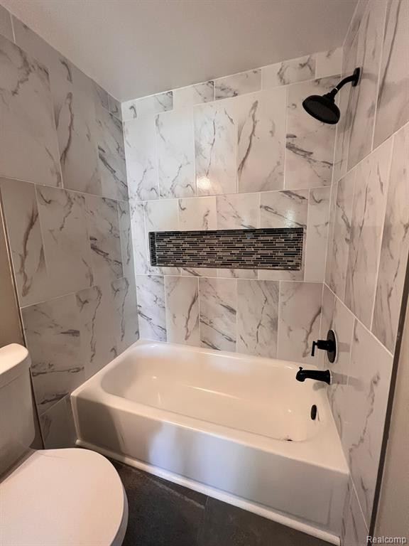 8 BURLINGAME Court, Ann Arbor, MI 48108 — Photo 11