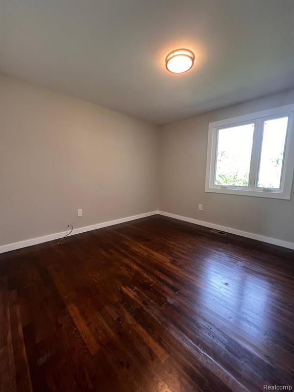 8 BURLINGAME Court, Ann Arbor, MI 48108 — Photo 18