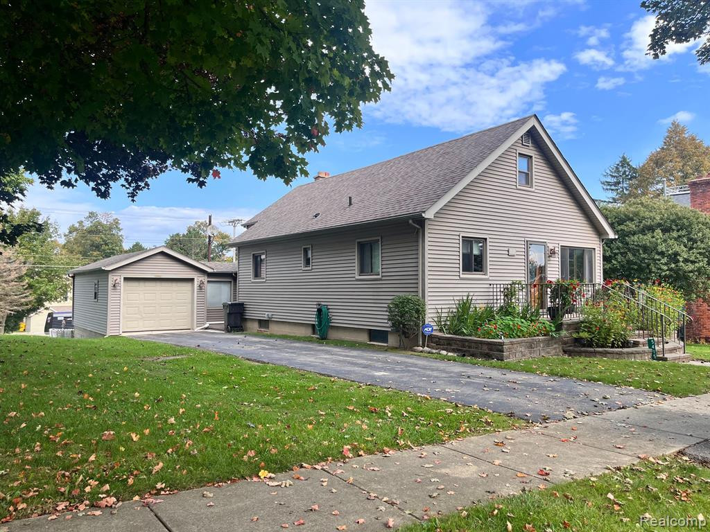 5415 MAIN Street, Dryden, MI 48428 — front exterior