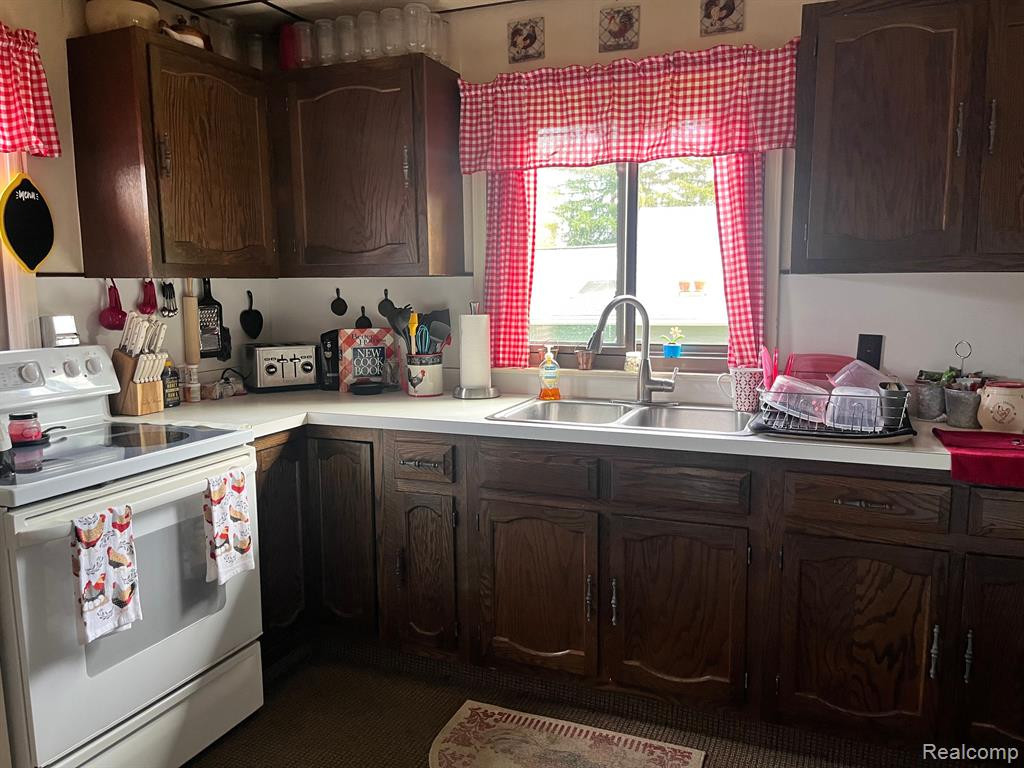 5415 MAIN Street, Dryden, MI 48428 — Photo 8