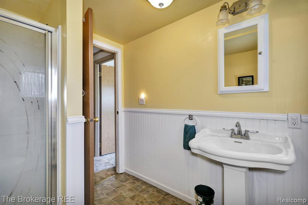 1862 N VAN DYKE Road, Imlay City, MI 48444 — Photo 12
