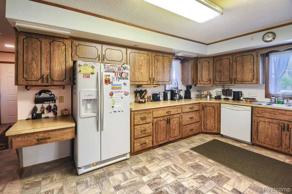 6868 ARMSTRONG Road, Imlay City, MI 48444 — Photo 7