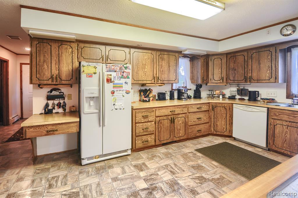 6868 ARMSTRONG Road, Imlay City, MI 48444 — Photo 12
