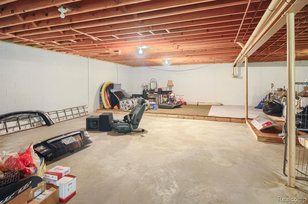 6868 ARMSTRONG Road, Imlay City, MI 48444 — Photo 31