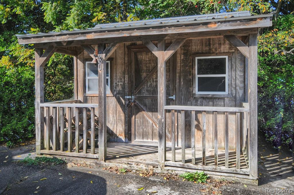 6868 ARMSTRONG Road, Imlay City, MI 48444 — Photo 38