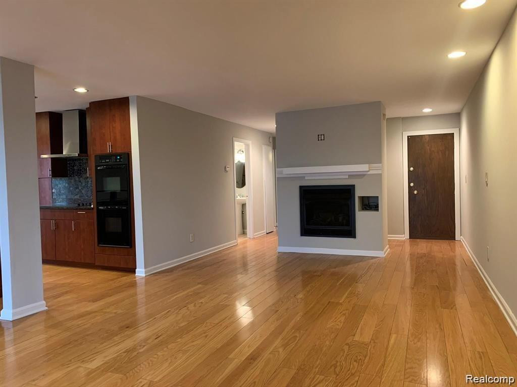 893 CLIFFS Drive, 308, Ypsilanti, MI 48198 — Photo 5