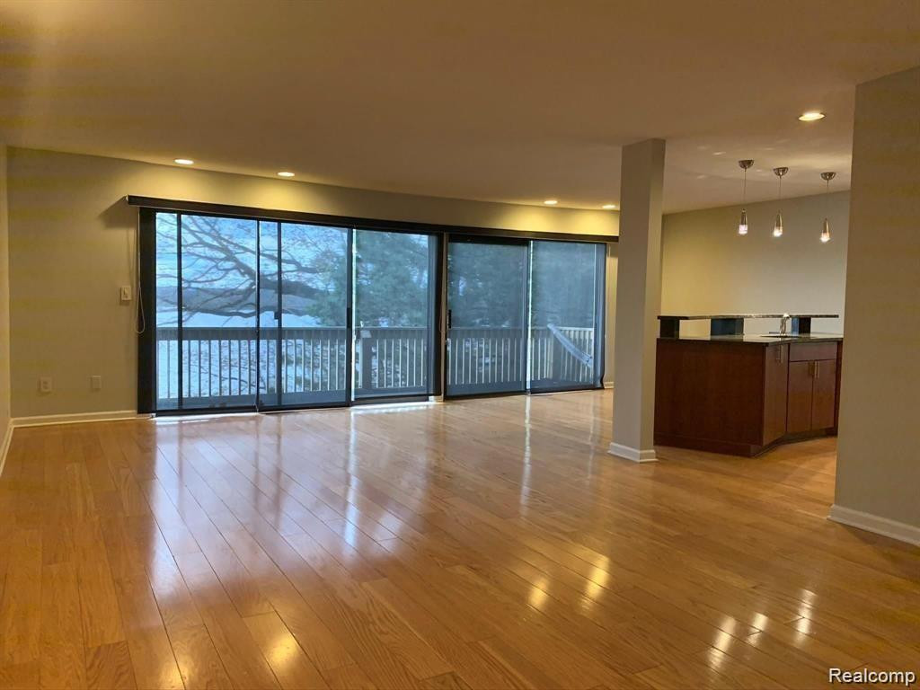 893 CLIFFS Drive, 308, Ypsilanti, MI 48198 — Photo 6