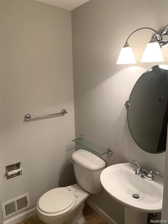 893 CLIFFS Drive, 308, Ypsilanti, MI 48198 — Photo 13