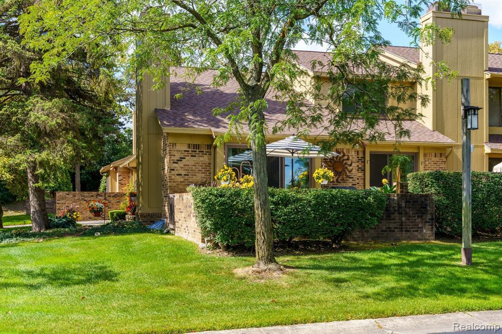 1638 S HILL Circle, Bloomfield Hills, MI 48304 — Photo 2