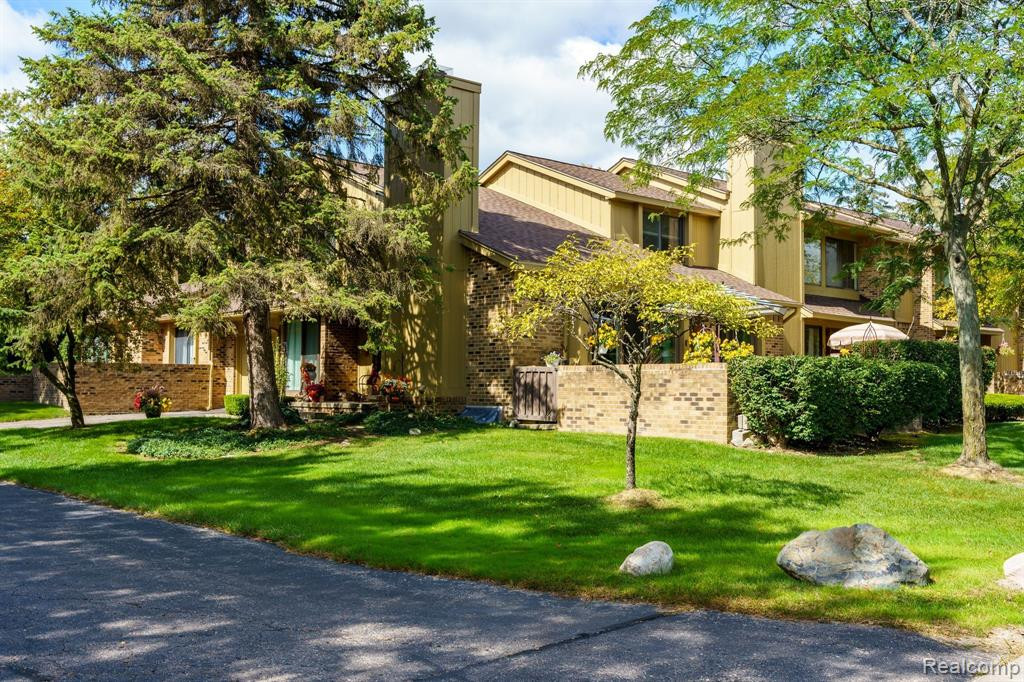 1638 S HILL Circle, Bloomfield Hills, MI 48304 — Photo 3