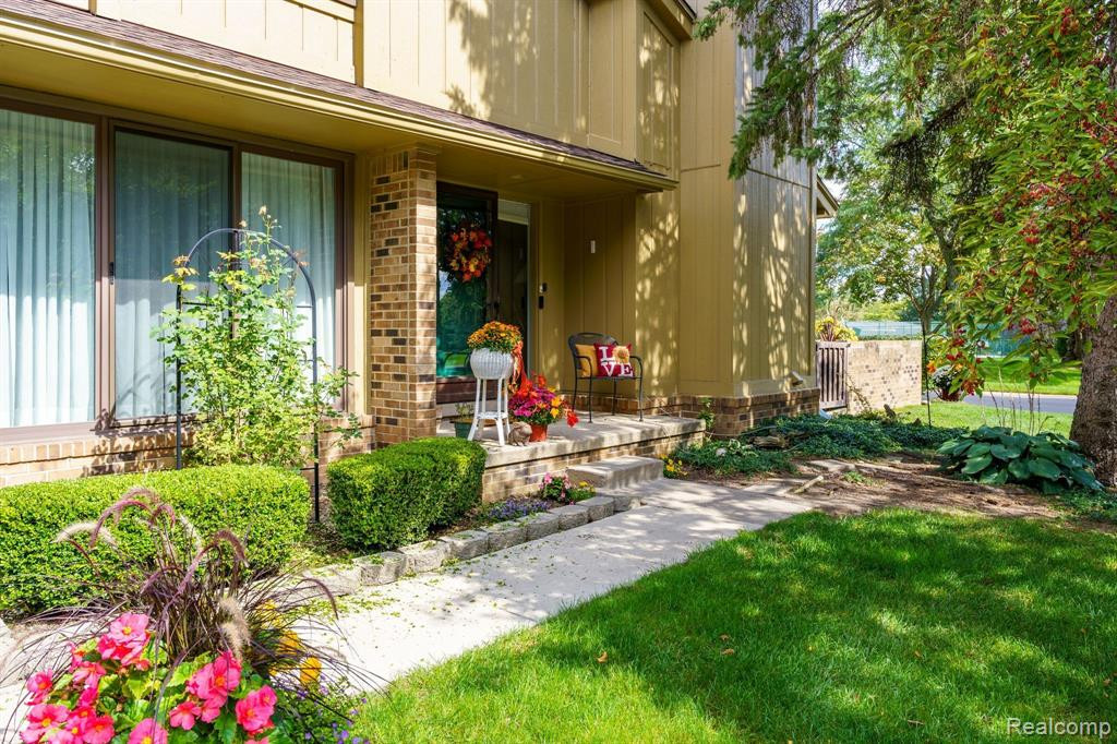 1638 S HILL Circle, Bloomfield Hills, MI 48304 — Photo 5