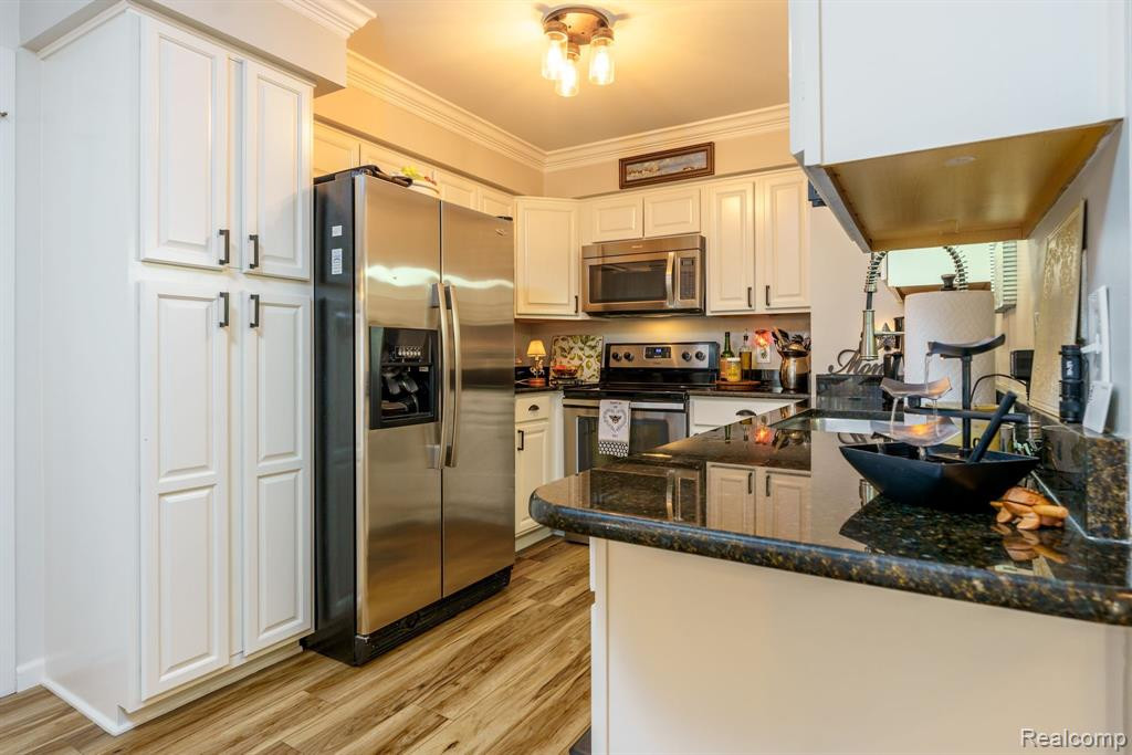 1638 S HILL Circle, Bloomfield Hills, MI 48304 — Photo 11