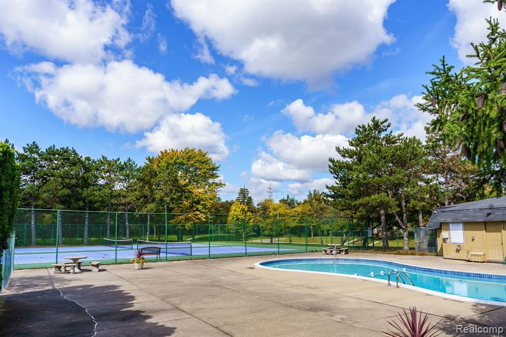 1638 S HILL Circle, Bloomfield Hills, MI 48304 — Photo 37