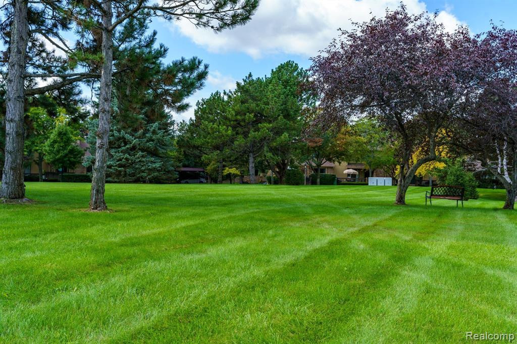 1638 S HILL Circle, Bloomfield Hills, MI 48304 — Photo 38