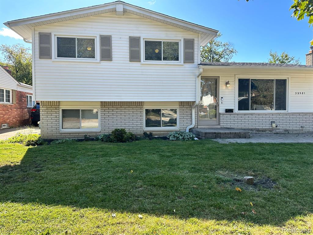 39581 PETERS Drive, Canton, MI 48187 — Photo 2