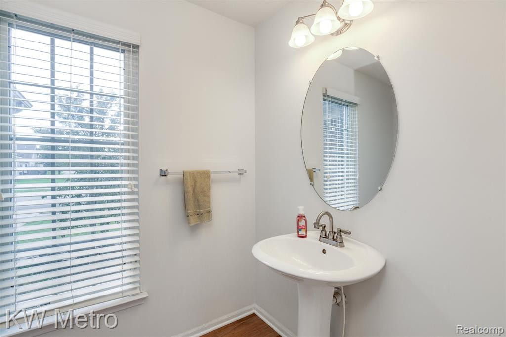 9659 FALMOUTH Drive, Ypsilanti, MI 48197 — Photo 8