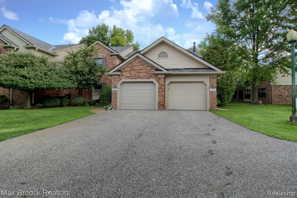 29865 INDIAN Trail, Farmington Hills, MI 48331 — Photo 2