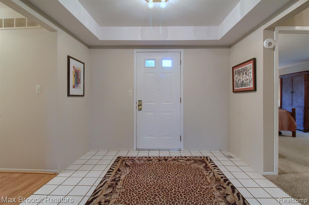 29865 INDIAN Trail, Farmington Hills, MI 48331 — Photo 3