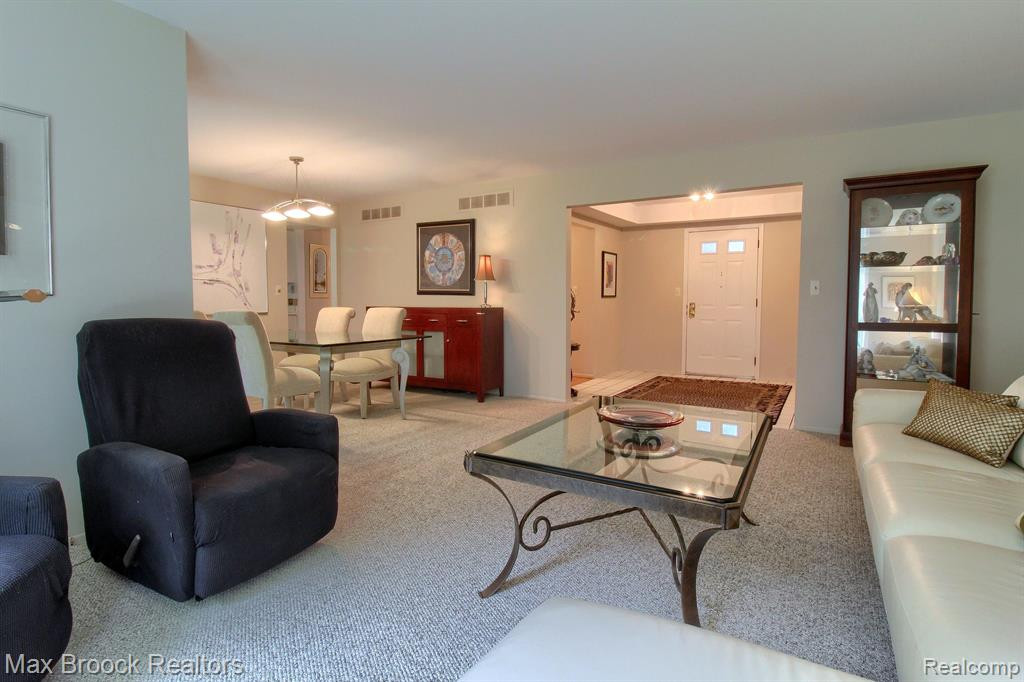 29865 INDIAN Trail, Farmington Hills, MI 48331 — Photo 6