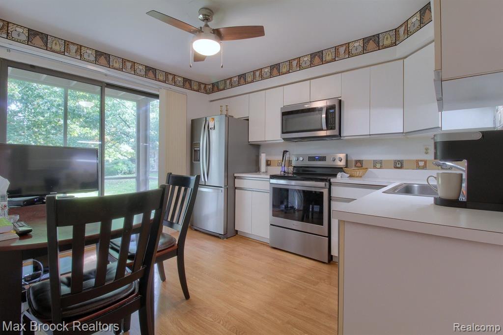 29865 INDIAN Trail, Farmington Hills, MI 48331 — Photo 9