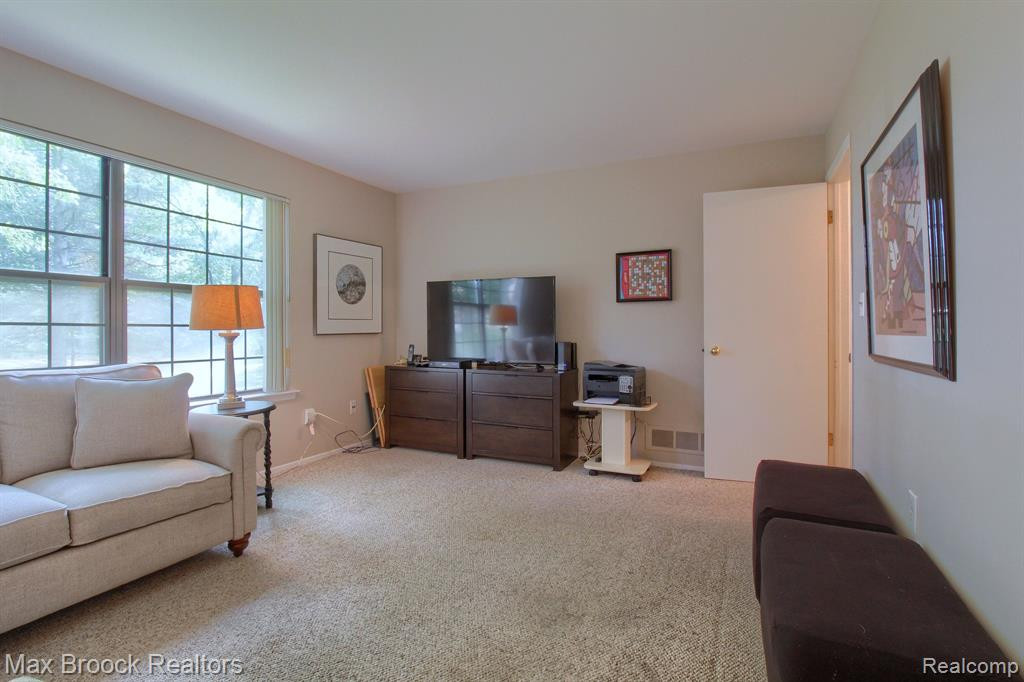 29865 INDIAN Trail, Farmington Hills, MI 48331 — Photo 19