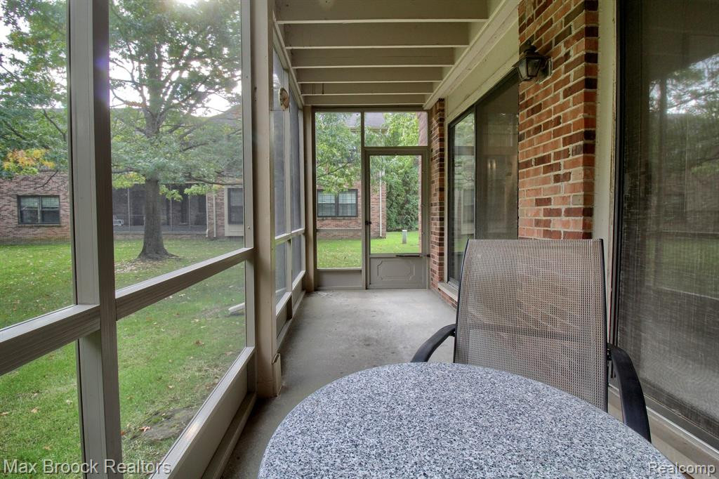 29865 INDIAN Trail, Farmington Hills, MI 48331 — Photo 23