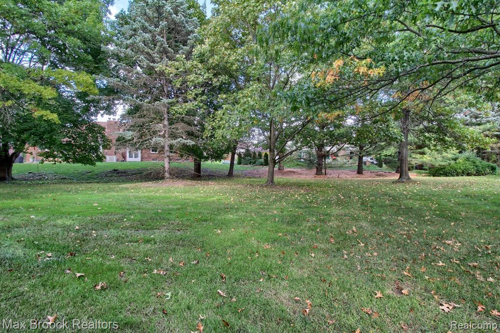 29865 INDIAN Trail, Farmington Hills, MI 48331 — Photo 26