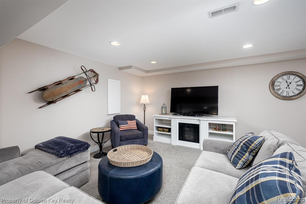 8725 Columbia Circle, Canton, MI 48187 — Photo 27