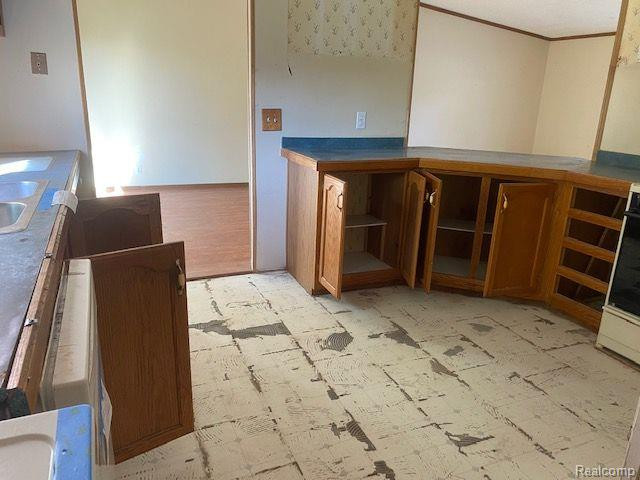 205 N GLASSFORD Street, Capac, MI 48014 — Photo 7