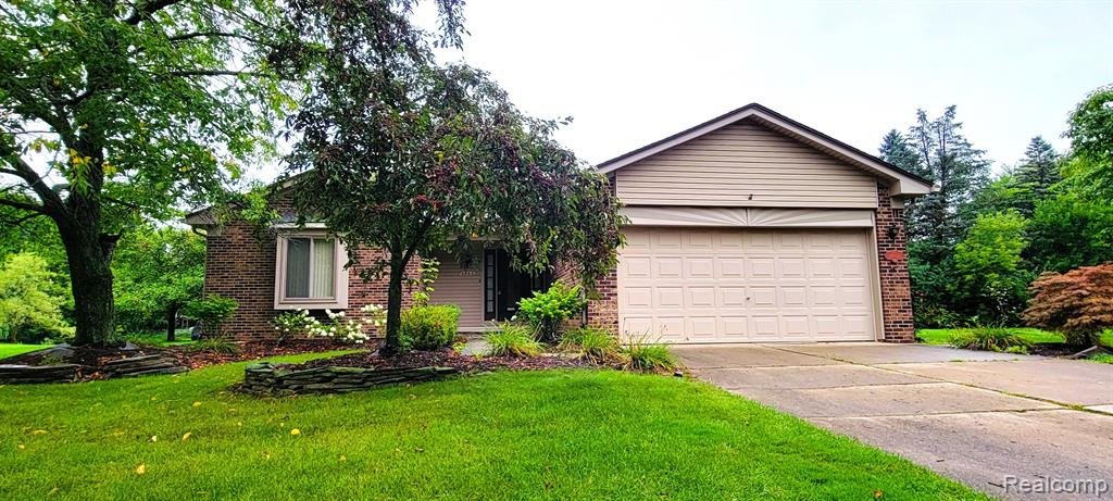 6862 WOODMERE Drive, Canton, MI 48187 — front exterior