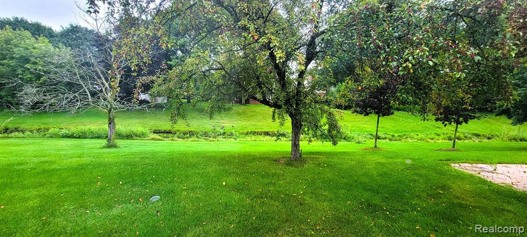 6862 WOODMERE Drive, Canton, MI 48187 — Photo 4