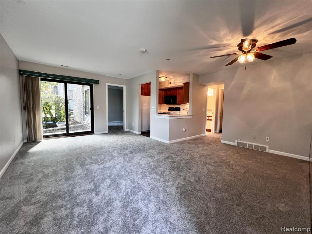 42531 LILLEY POINTE Drive, 13, Canton, MI 48187 — Photo 6