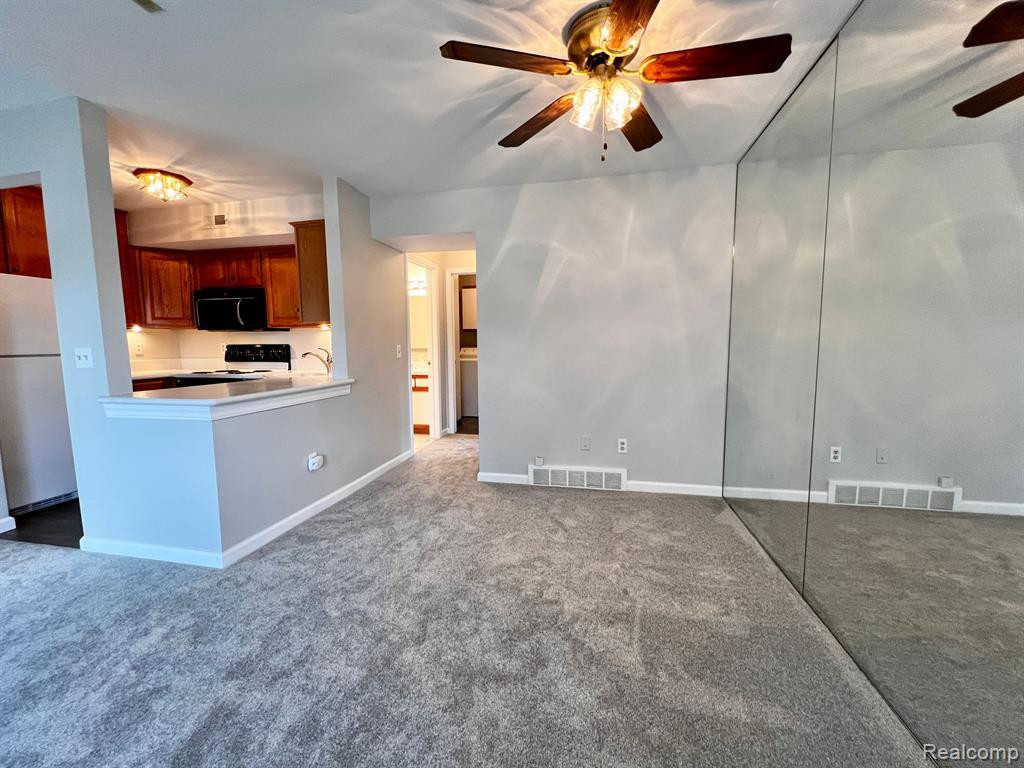 42531 LILLEY POINTE Drive, 13, Canton, MI 48187 — Photo 8