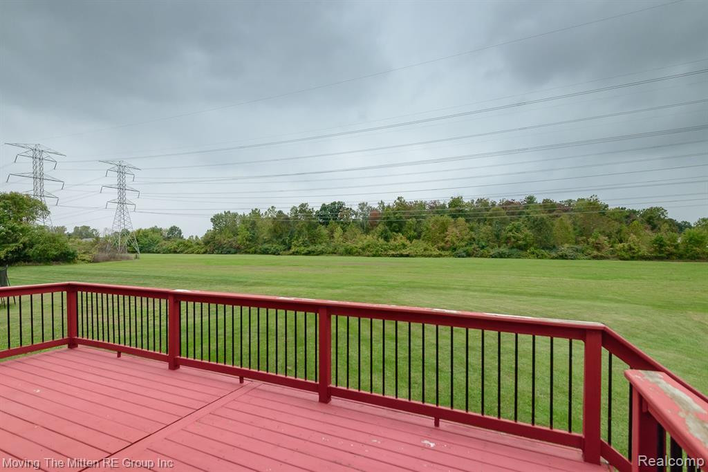 13320 COUNTRY WALK, Belleville, MI 48111 — Photo 2