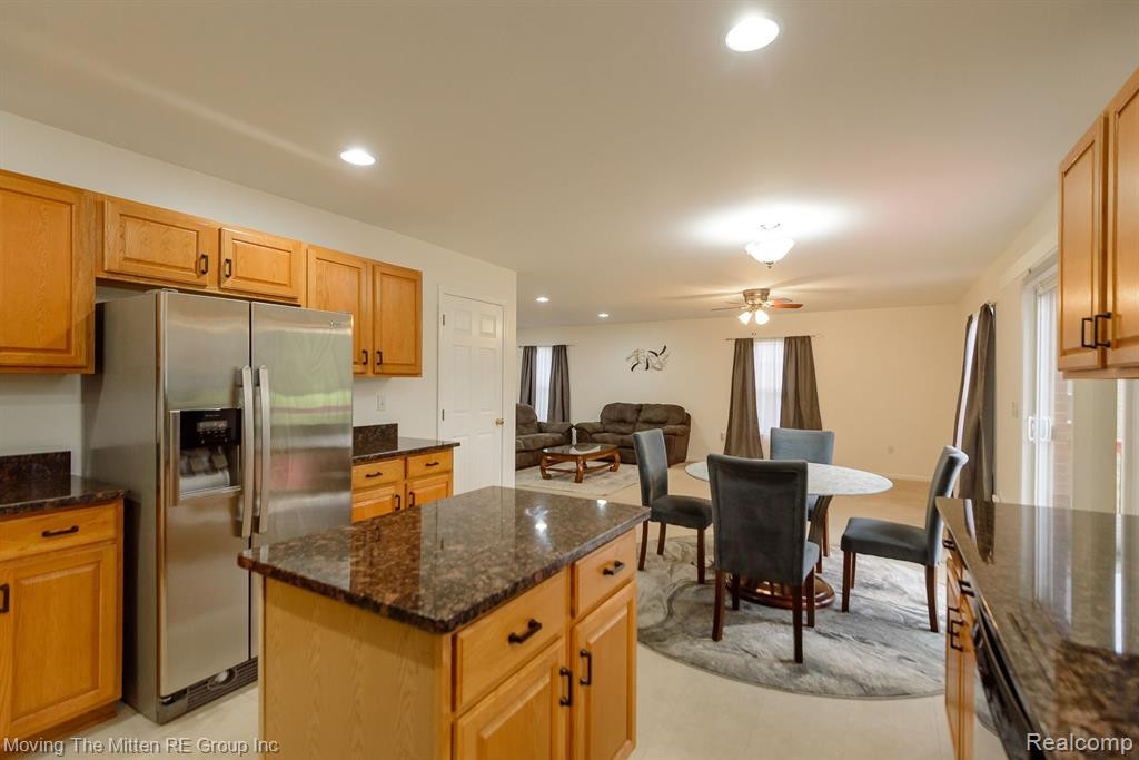 13320 COUNTRY WALK, Belleville, MI 48111 — Photo 16