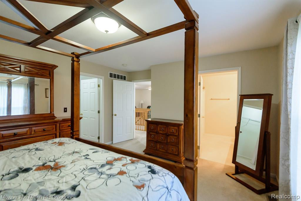13320 COUNTRY WALK, Belleville, MI 48111 — Photo 25