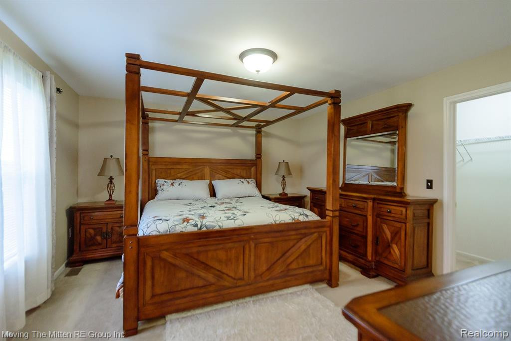 13320 COUNTRY WALK, Belleville, MI 48111 — Photo 27