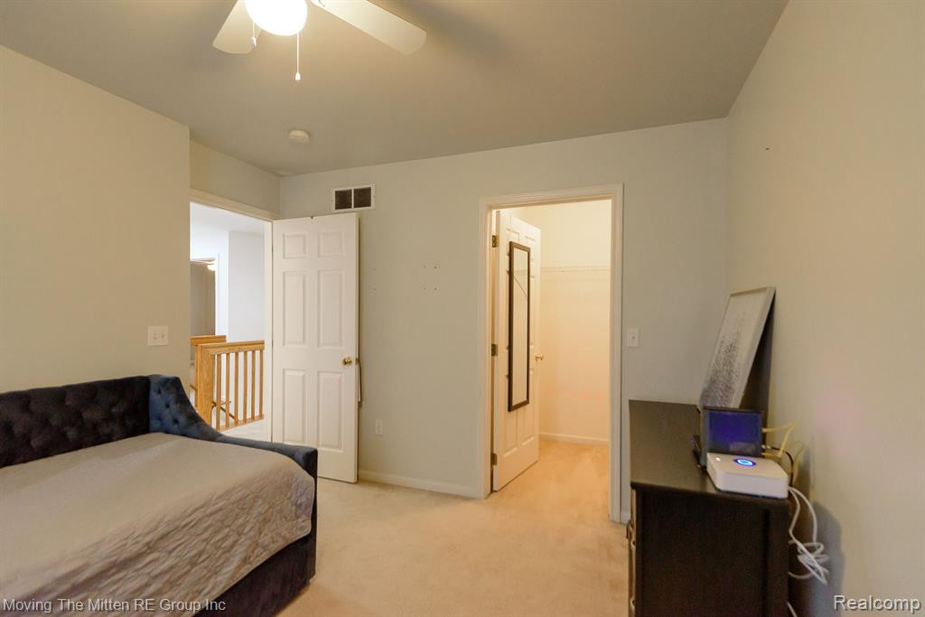 13320 COUNTRY WALK, Belleville, MI 48111 — Photo 32