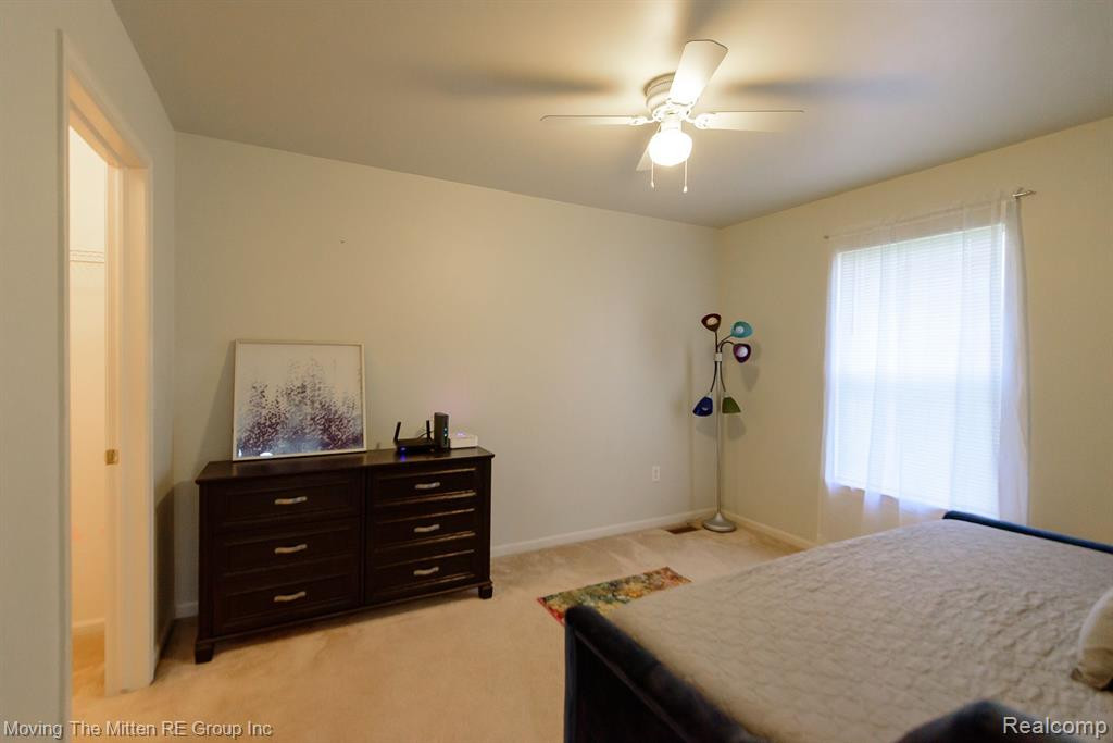 13320 COUNTRY WALK, Belleville, MI 48111 — Photo 33