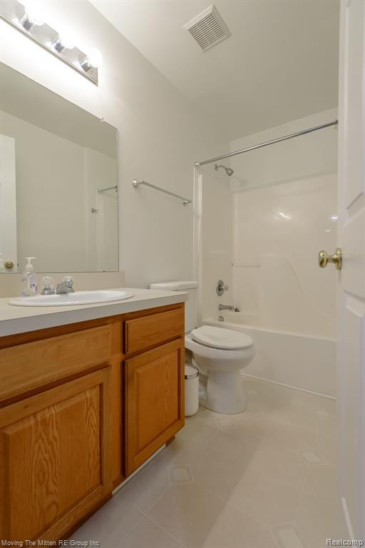 13320 COUNTRY WALK, Belleville, MI 48111 — Photo 38