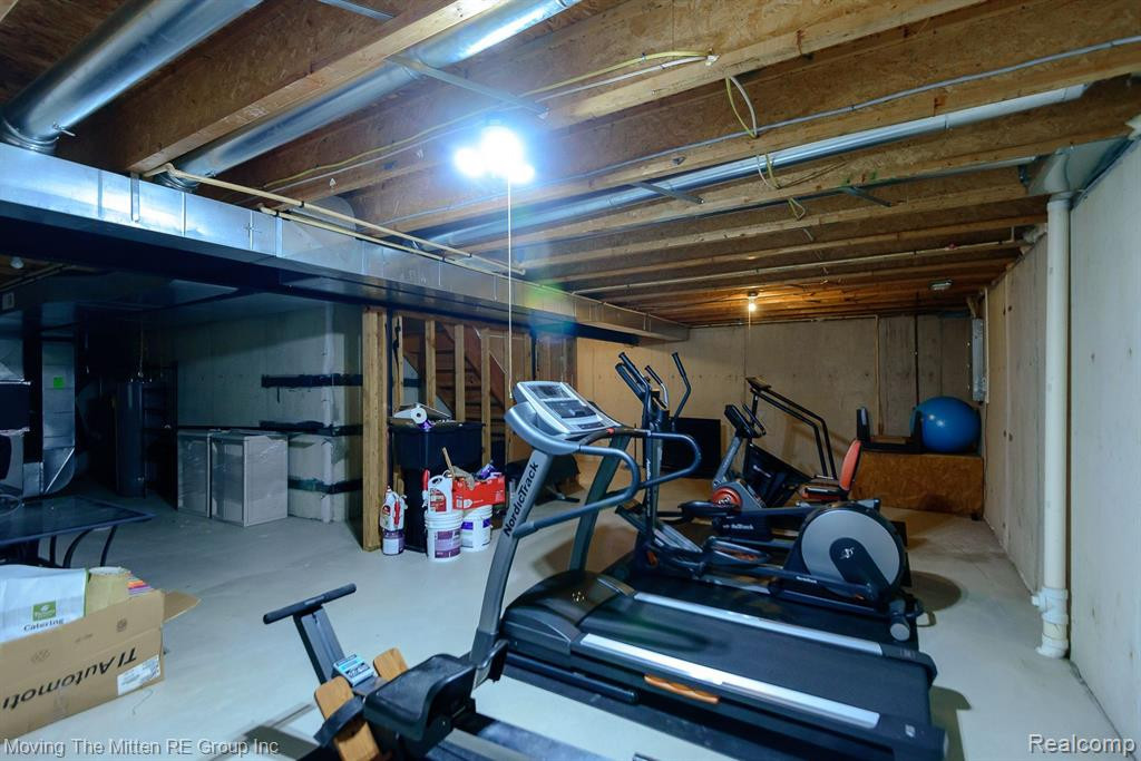 13320 COUNTRY WALK, Belleville, MI 48111 — Photo 41